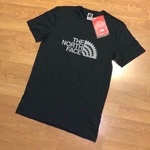 NWT The North Face Chain Ring Tee, Medium